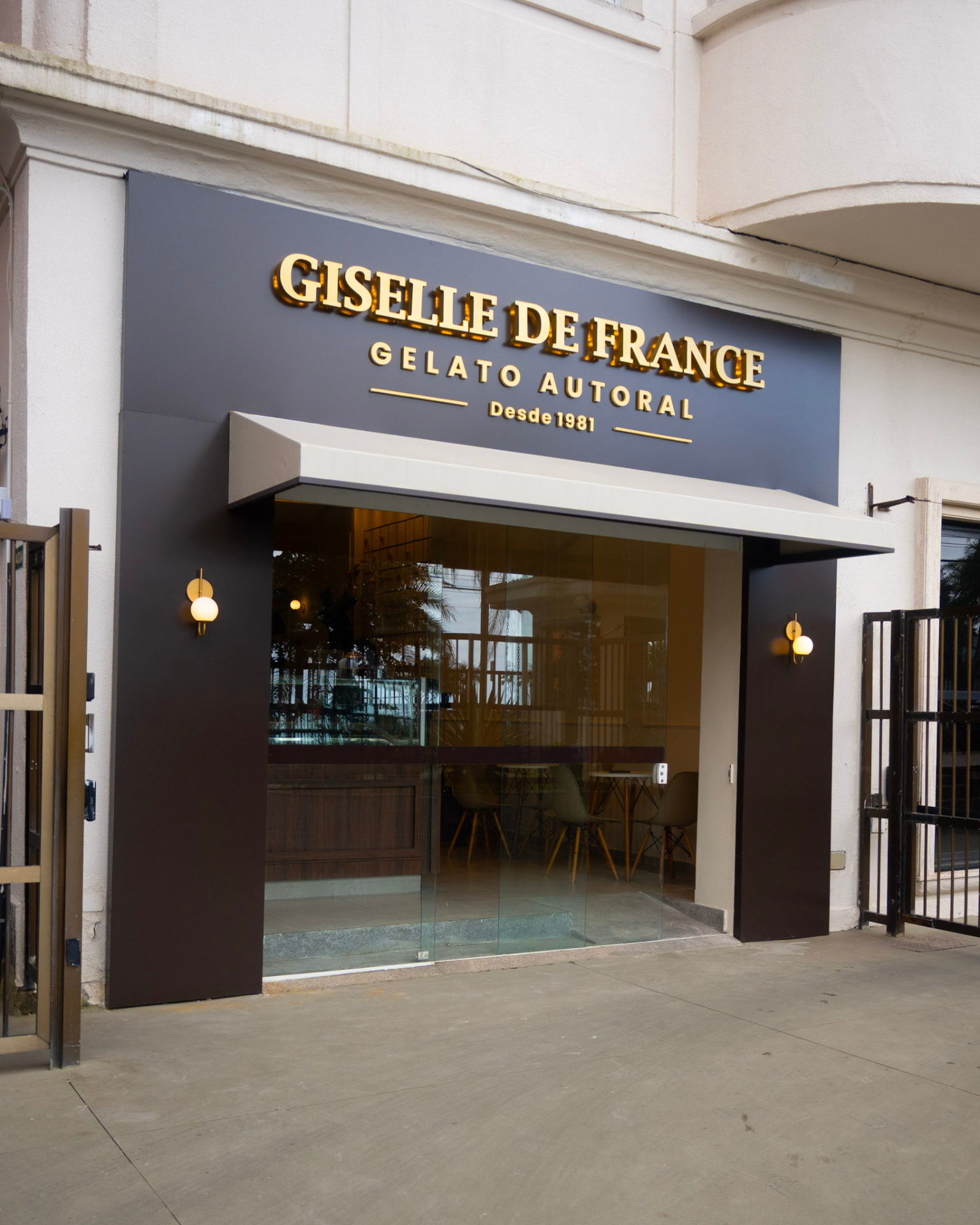 Fachada da nova unidade Giselle de France no Gonzaga, Santos